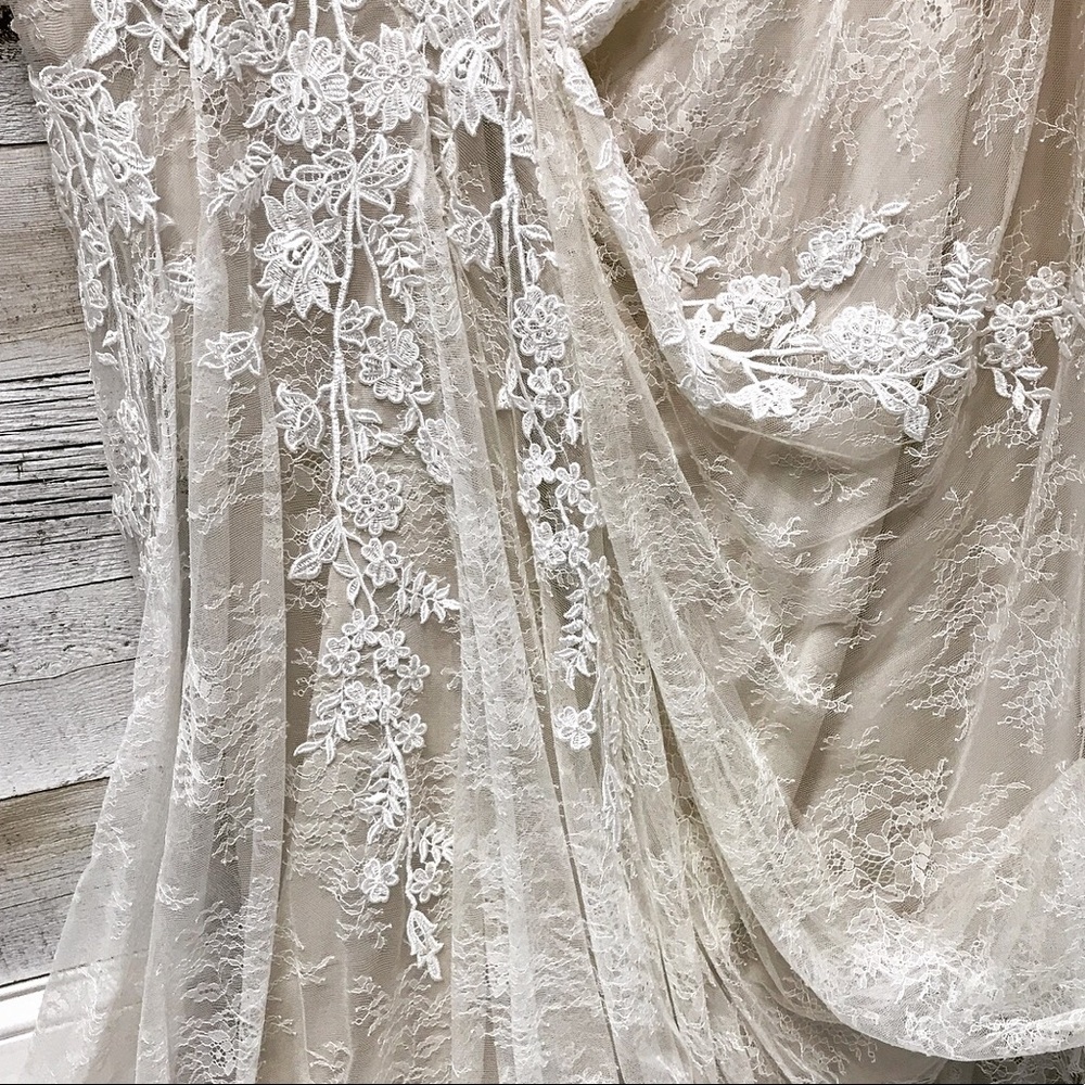 BHLDN Anthropologie Elisha Ivory Lace Wedding Gown - Picture 6 of 8